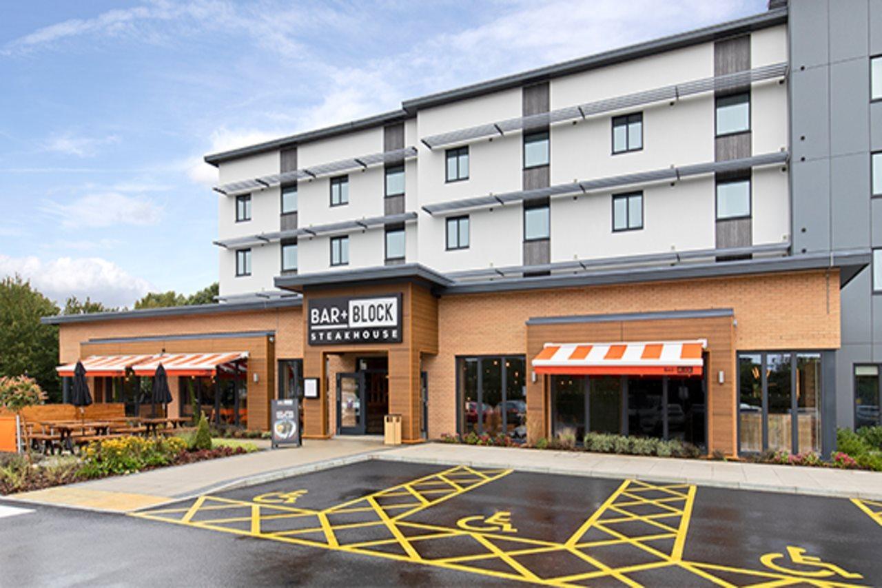 Premier Inn วินเนอร์ช ภายนอก รูปภาพ